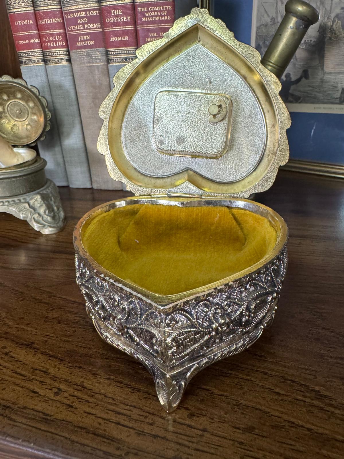 Vintage Heart - Shaped Silver Trinket Box | Ornate Jewelry & Keepsake Box - Workshop & Study